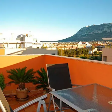 Atico De Jardines Apartment