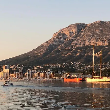 Atico De Jardines دينايا